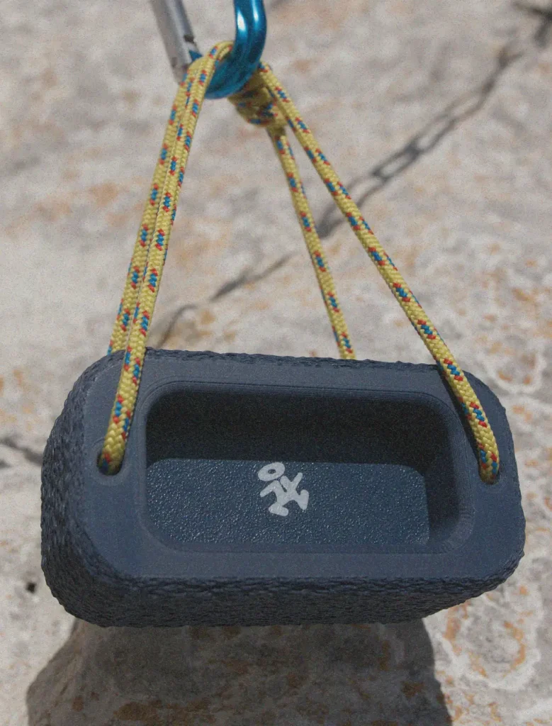 Poutre d'escalade portable Origin KOVA³ vue de face bleu marine